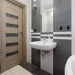 Atmospheric In Center With Desk And Bathtub By Renters Апартаменты